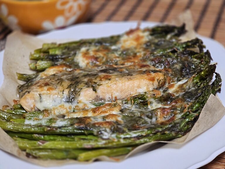 Lazac spárgával citromos kapros mártással